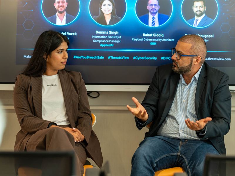 The expert panel in discussion.